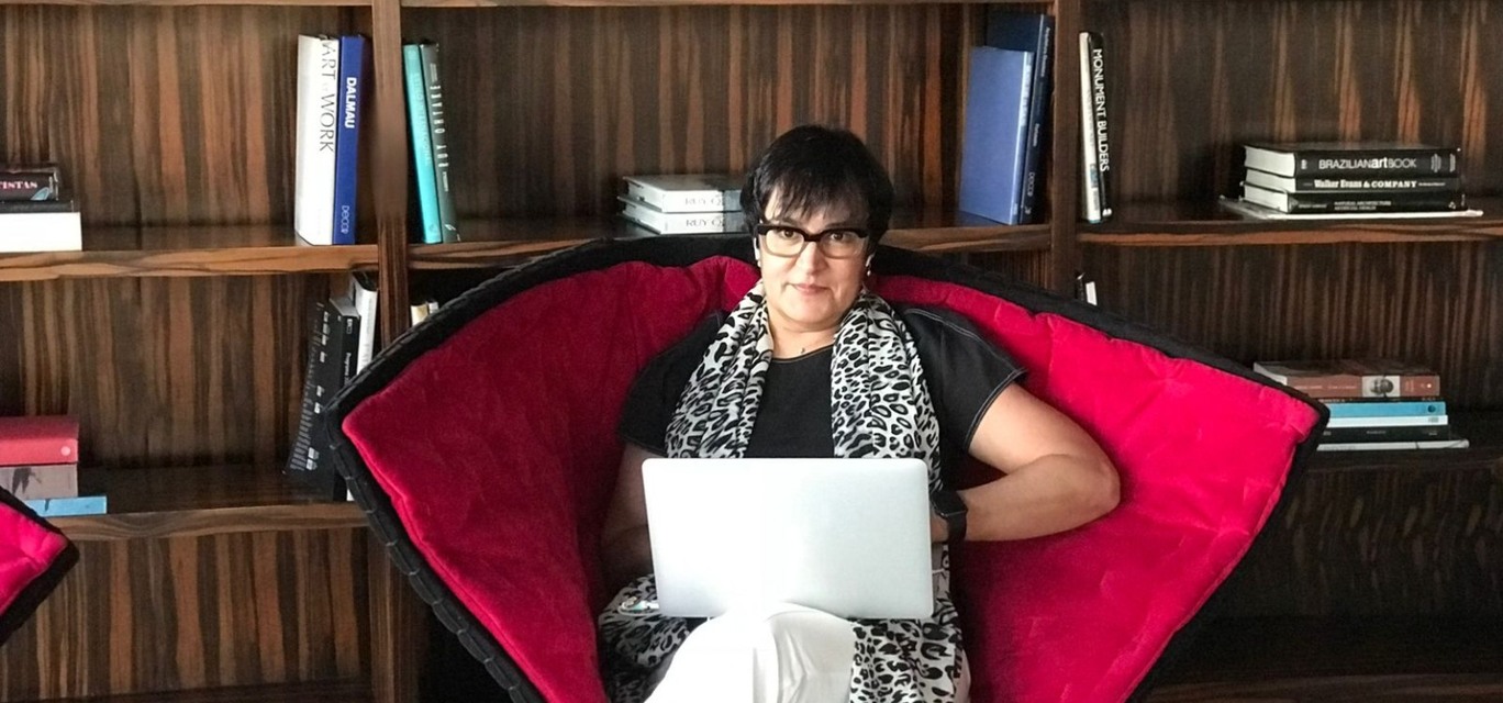 A jornalista Denise Bueno A jornalista Denise Bueno