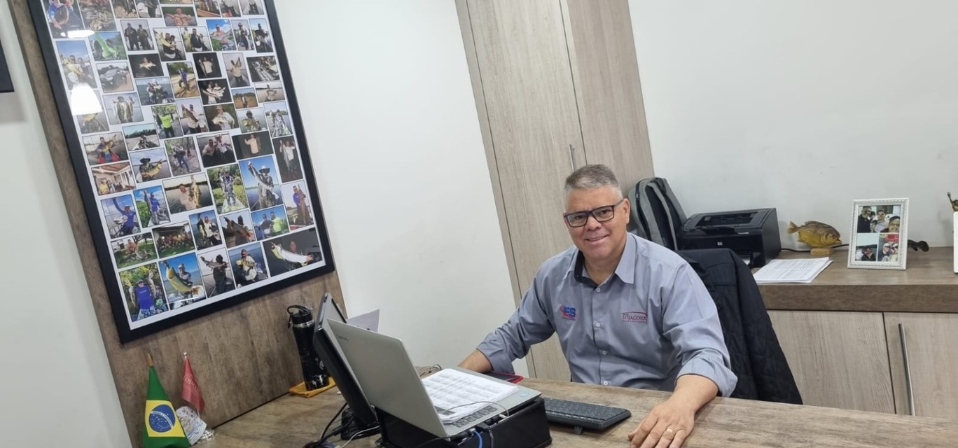 O corretor de seguros Edson Spadácio O corretor de seguros Edson Spadácio