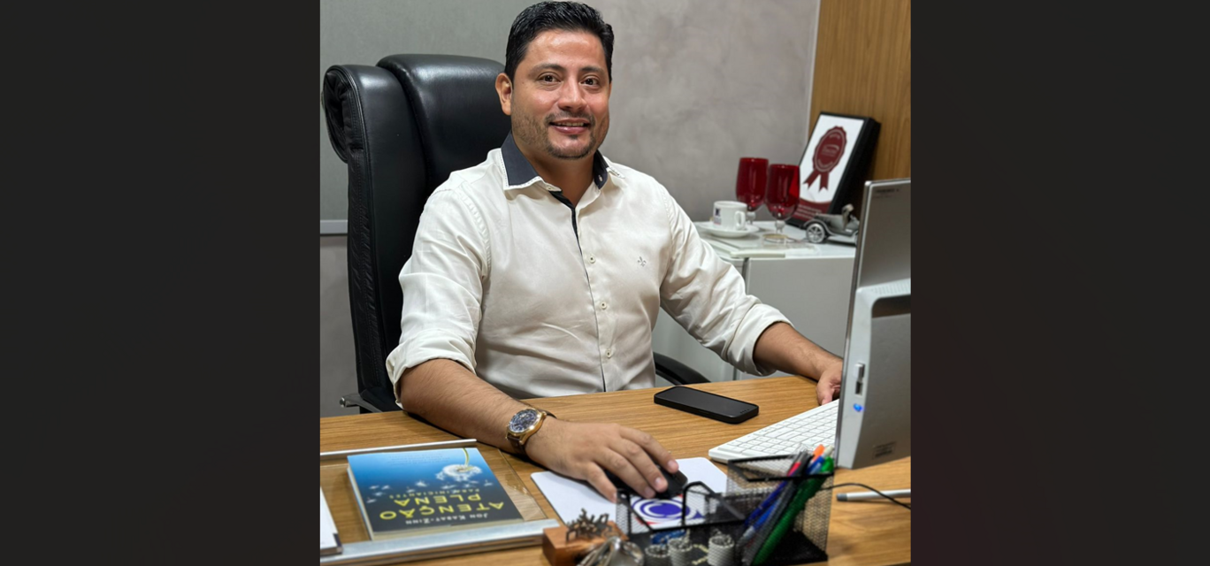 O corretor de seguros Valgmar Domingos Tavares Júnior O corretor de seguros Valgmar Domingos Tavares Júnior