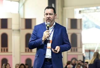 Presidente da CNSeg apresenta plano de desenvolvimento na LC Summit Presidente da CNSeg apresenta plano de desenvolvimento na LC Summit
